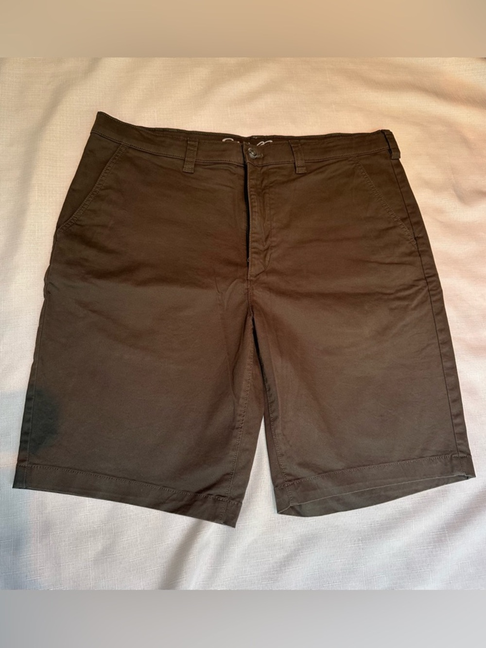 Eddie Bauer Men’s Flat Front Cotton Twill Short. Size 36 Slim Fit 9.5”inseam